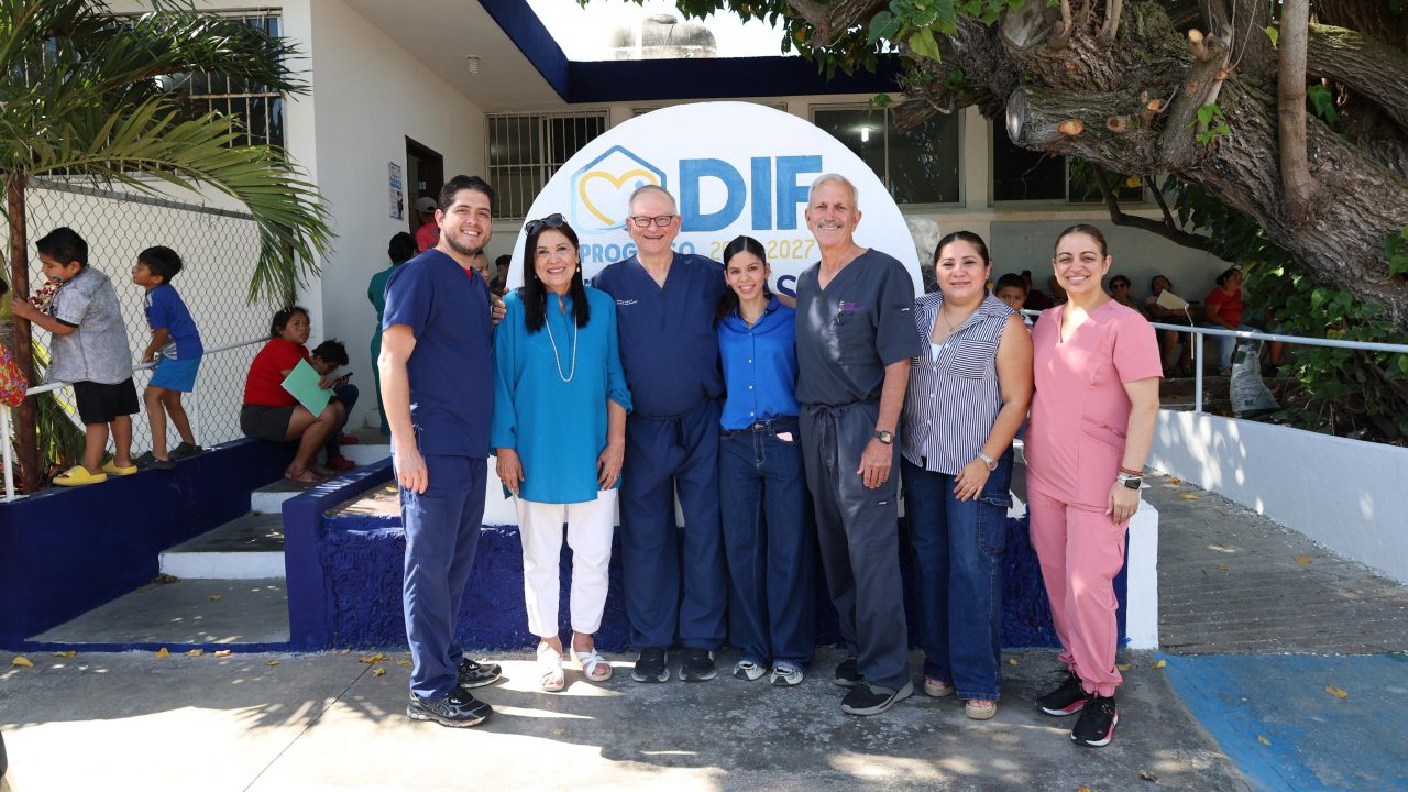 DIF de Progreso brinda atención gratuita a 100 personas en jornada de podiatría en la UBR