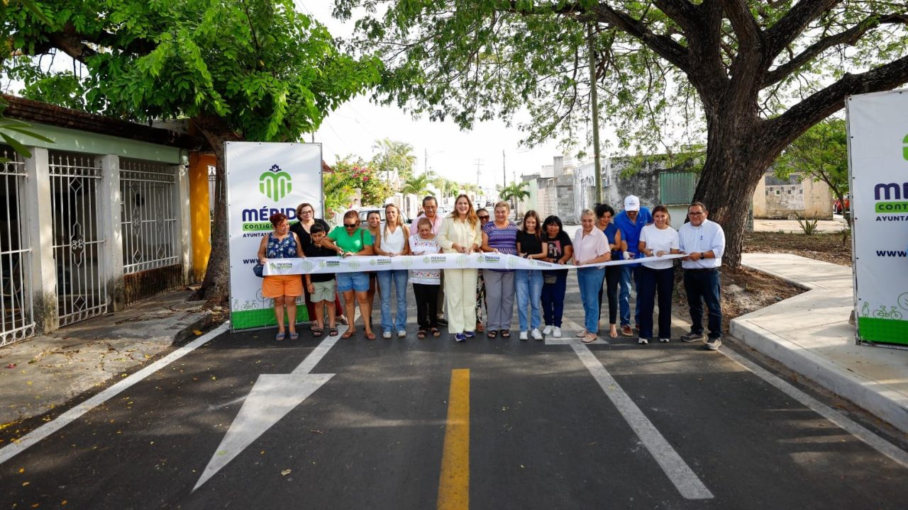 Ayuntamiento de Mérida continúa mejorando calles en colonias del oriente